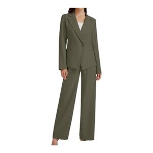 Casly Lamitt. Olive Green Women's Pant Suit Set. Size Large. NWT.